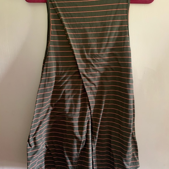 Striped Workout Tank Top size Large - Picture 3 of 4